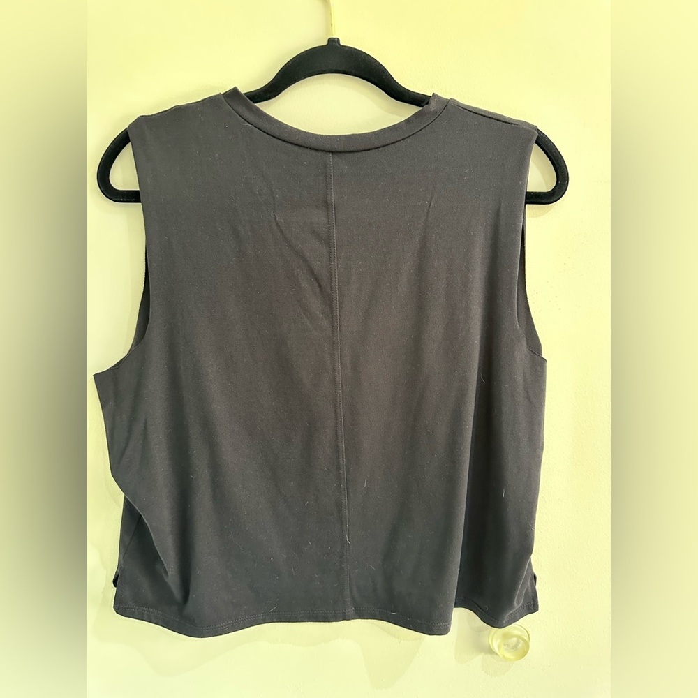 Cropped Tee - Picture 4 of 4